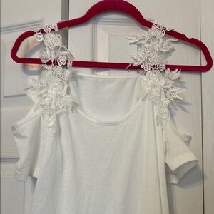 Pretty White Tee-Shirt w/ Lace Shoulder Women's Top